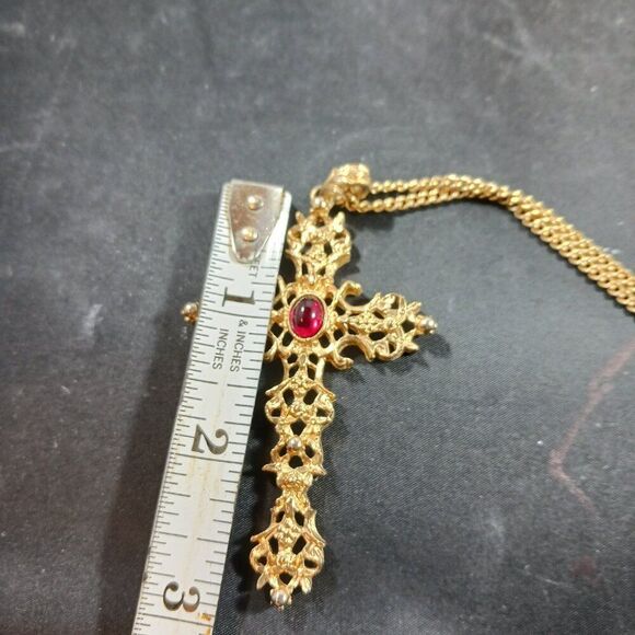 Vintage 70's Avon Cross Gold Tone Red Cabochon Pendant Necklace - Picture 8 of 11